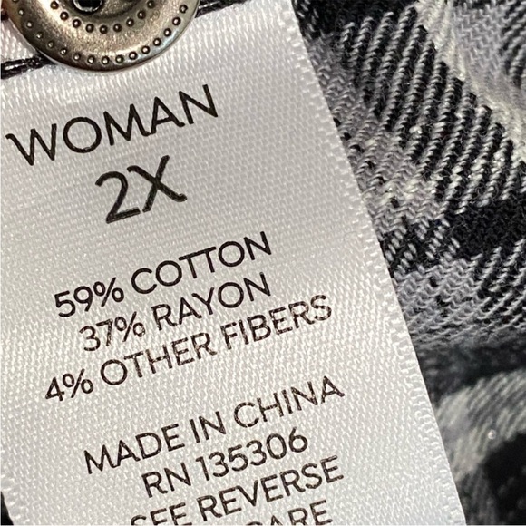 Westport Women's Button Down Shirt - Picture 10 of 11